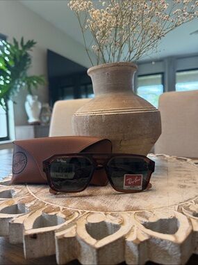Ray-Ban Tortoiseshell Sunglasses with Brown Lenses